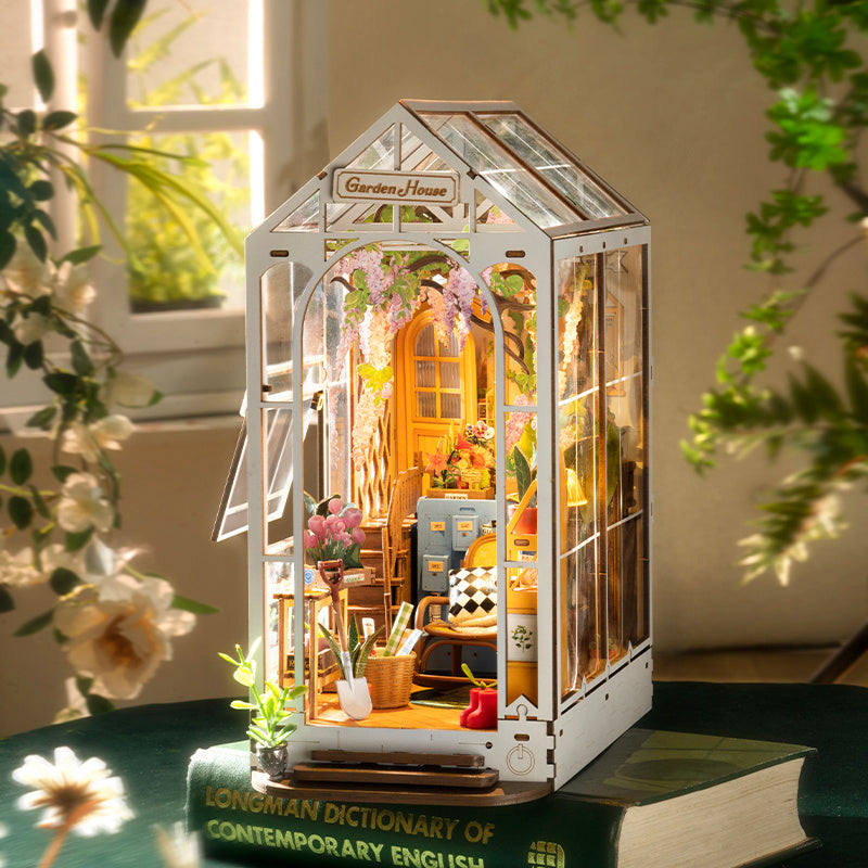 Robotime Rolife Book Nooks Series