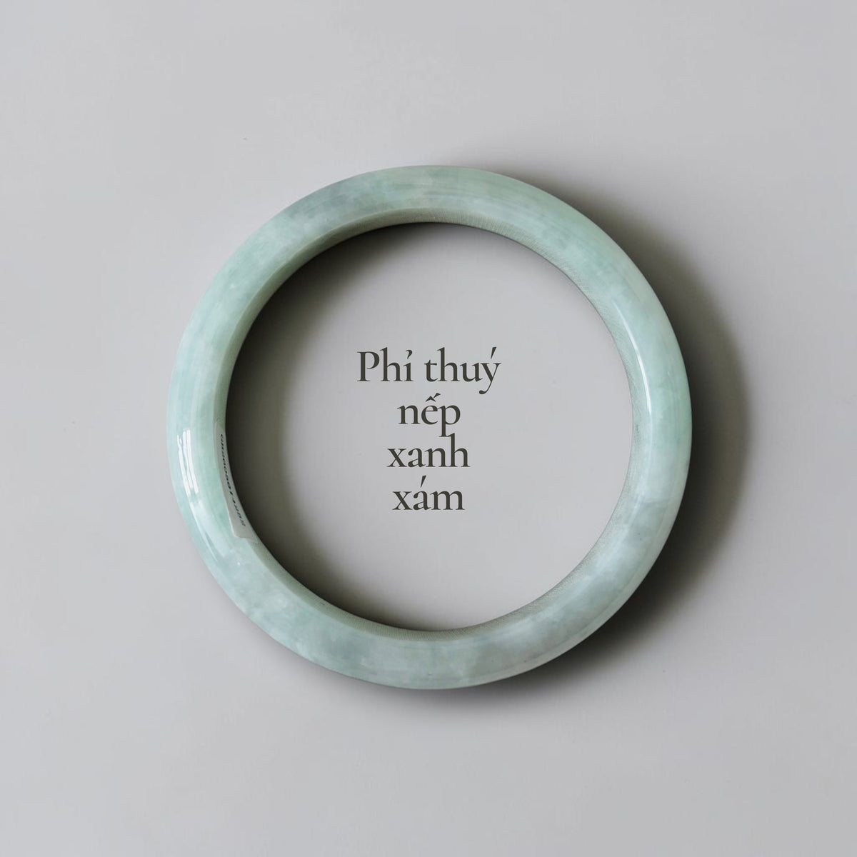 Fine-textured blue-gray jadeite - Phỉ thúy nếp xanh xám