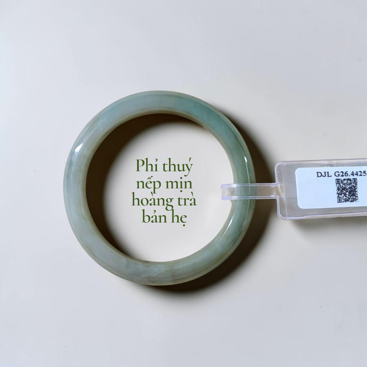 Fine-textured tea-brown jadeite - Phỉ thuý nếp mịn hoàng trà bản hẹ